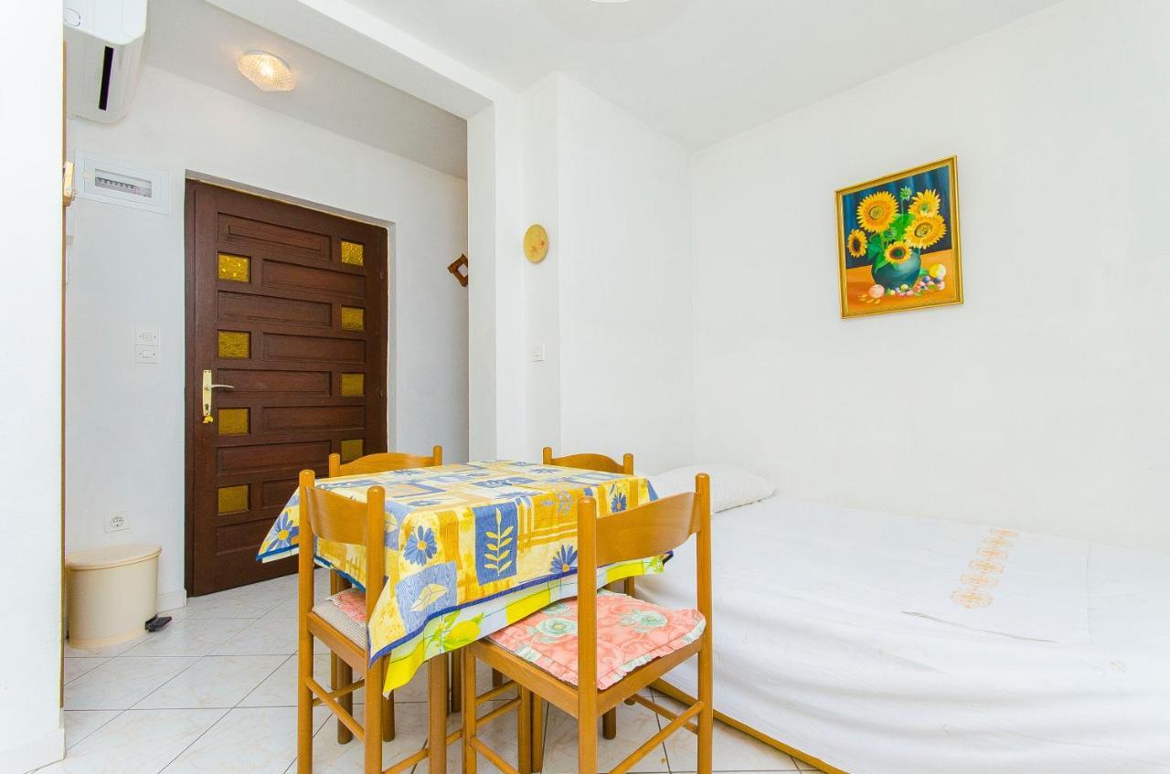 Apartments By The Sea Pisak, Omis - 2802 Eksteriør billede